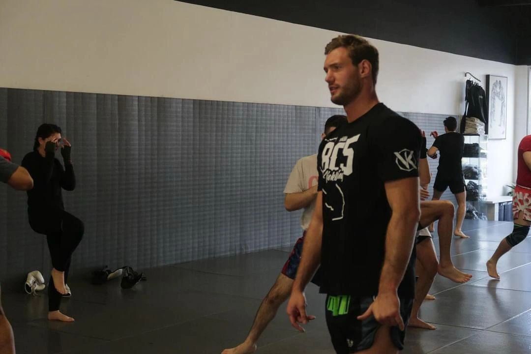 Muay Thai kickboxing training at Nolan Muay Thai Beckenham